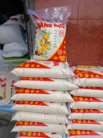 Gạo từ thiện