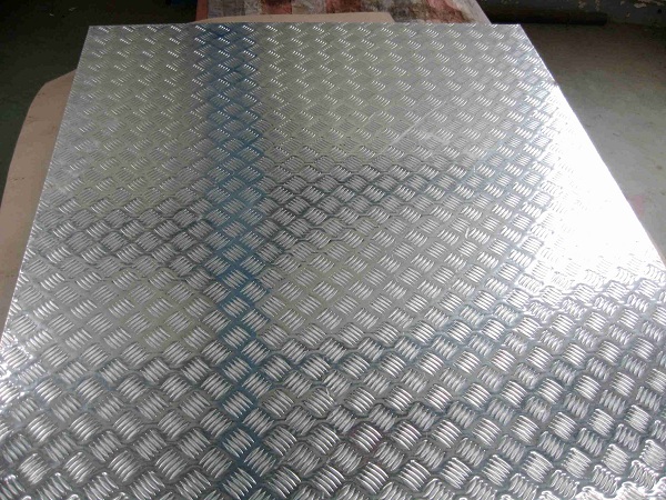 Thép tấm chống trượt