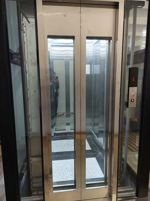Thang máy Cabin kính xen kẽ inox