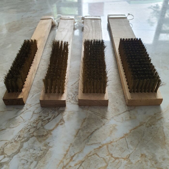 Bàn chải đồng cán gỗ