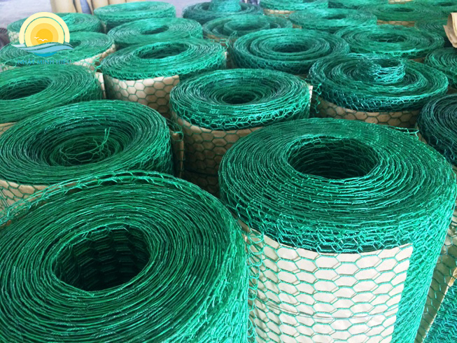 Lưới mắt cáo bọc nhựa