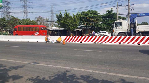 Thi Công Sơn Dải Phân Cách