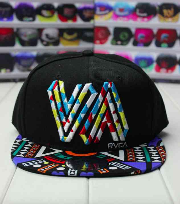 Mũ snapback họa tiết thổ cẩm