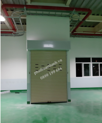 Thang nâng hàng cửa cuốn điện