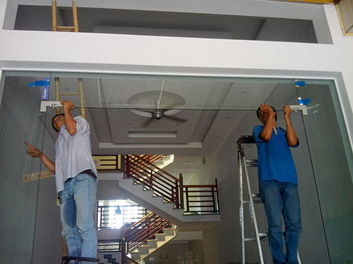 Gia công cửa kính
