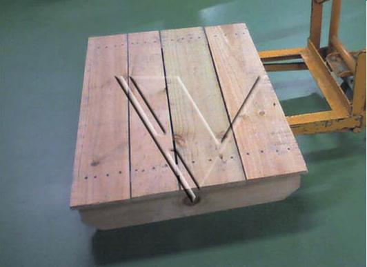 Pallet gỗ 2 hướng nâng