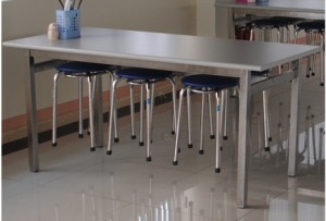 Bàn ăn inox