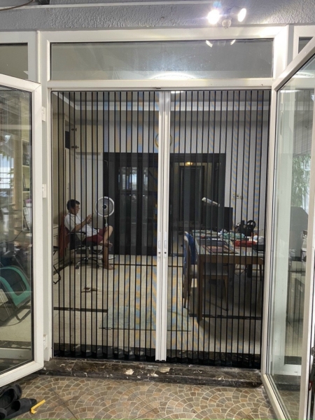 Cửa lưới xếp lá nhôm an toàn