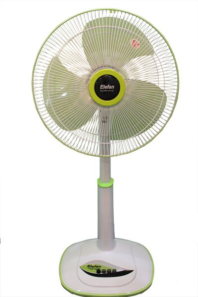 Quạt lửng nhựa cánh 3 lá