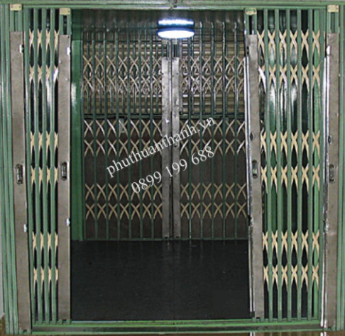 Thang nâng hàng cửa kéo tay