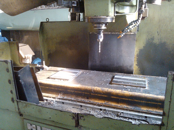 Phay CNC bể máy bơm