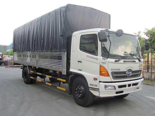 Vận tải đường bộ bằng xe mui bạt kín