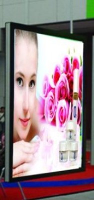 Hộp đèn quảng cáo